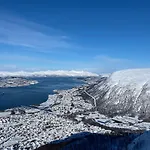 Aurora Very Close To Cable Car And Sherpatrappa *