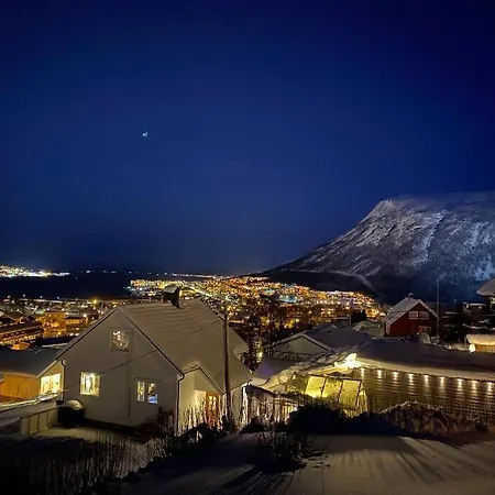 Aurora Very Close To Cable Car And Sherpatrappa *