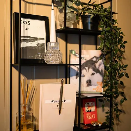 Aurora Very Close To Cable Car And Sherpatrappa *