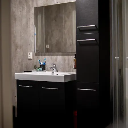 Aurora Very Close To Cable Car And Sherpatrappa *