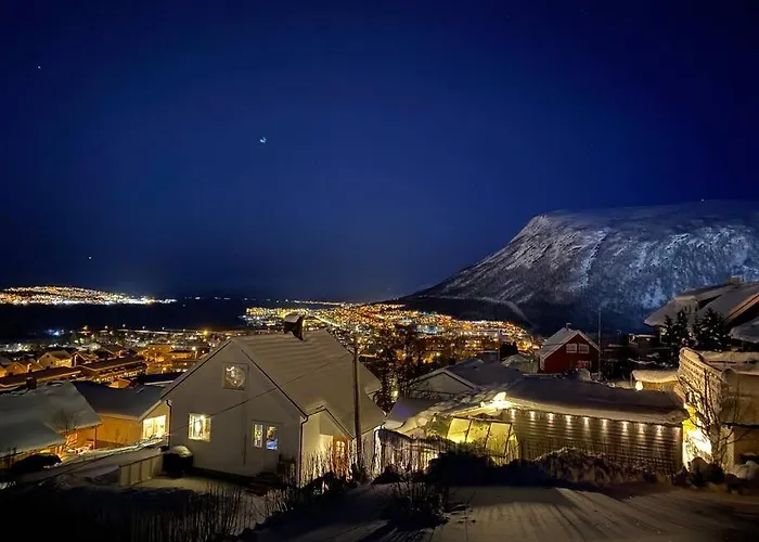 Aurora Very Close To Cable Car And Sherpatrappa *