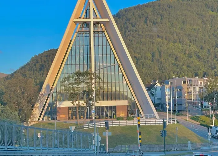 Aurora Very Close To Cable Car And Sherpatrappa Apartamento Tromsø